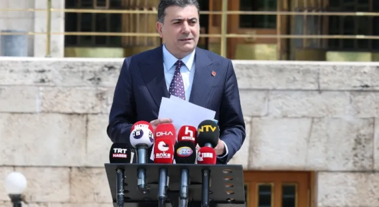 CHP’de yeni kriz! Zeynel Emre, PM’nin düştüğünü savundu