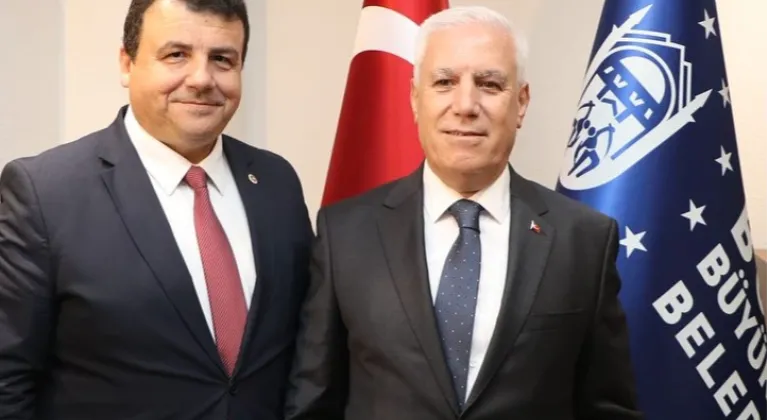 CHP’li Öztürk yoldan döndü, Büyükşehir önüne davet etti!