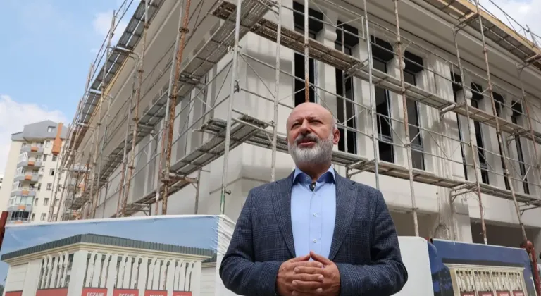 Çolakbayrakdar, Sinan Kütüphanesi’ndeki Çalışmaları İnceledi