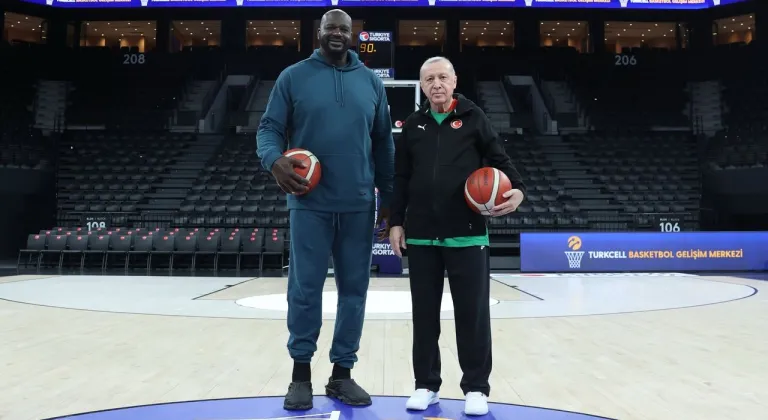 Cumhurbaşkanı Erdoğan, NBA efsanesi Shaquille O’Neal ile basketbol oynadı