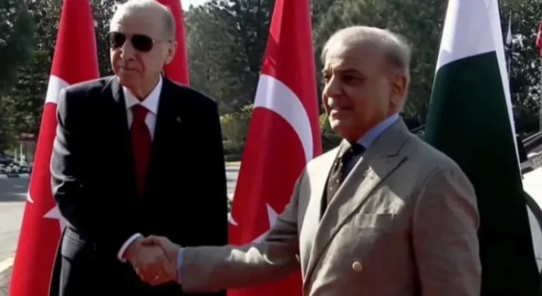 Cumhurbaşkanı Erdoğan Resmi Ziyaret İçin Pakistan'da