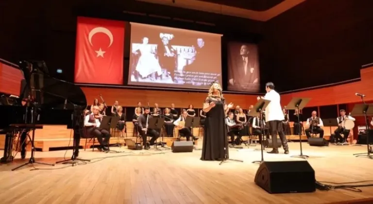 “Cumhuriyetin Sesi” Müzeyyen Senar’a Anma Konseri