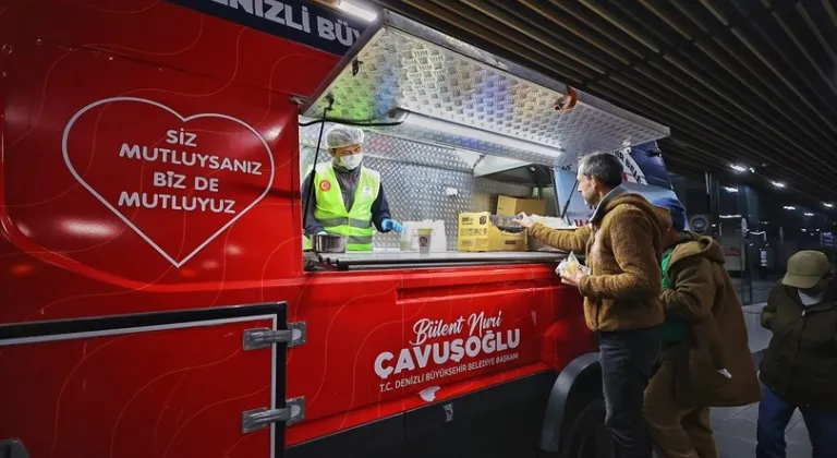 Denizli Büyükşehir’den otogarda sahur ikramı