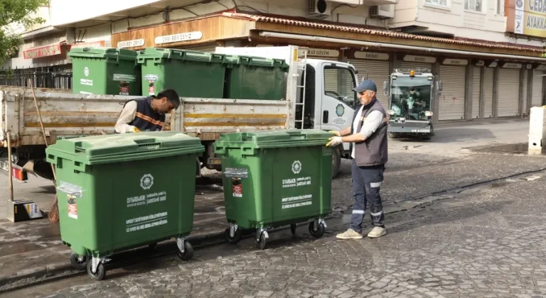Diyarbakır'da yeni nesil çöp konteynerleri alanlarda