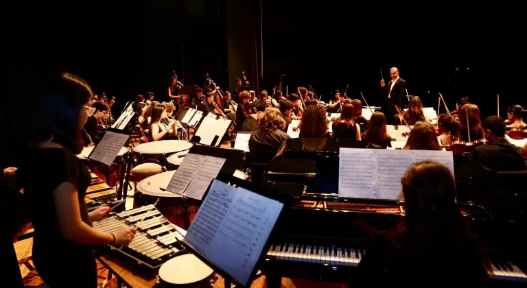 Dokuz Eylül'den miniklere 'klasik' aşısı