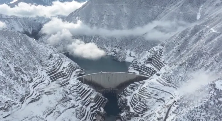 DSİ: Deriner Barajı 2025’te rekor elektrik üretti