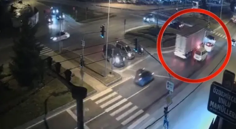 Düzce’de otomobil ile tır çarpışıt: 1 yaralı