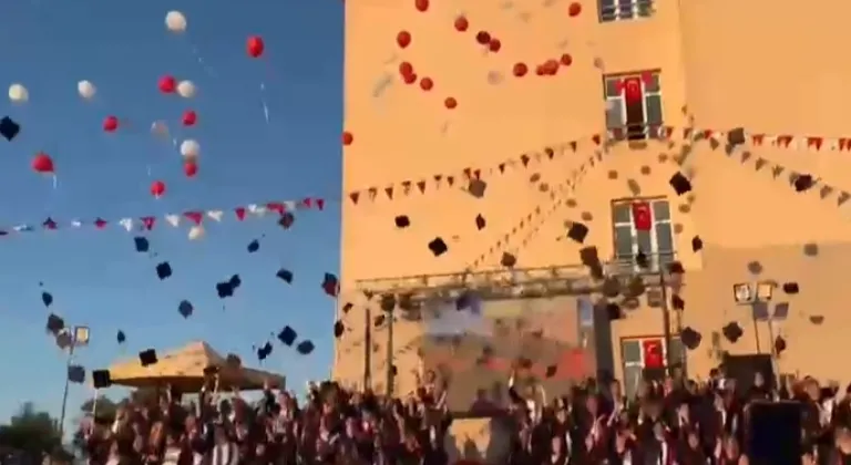 Edirne Keşan Anadolu Lisesi’nde mezuniyet sevinci