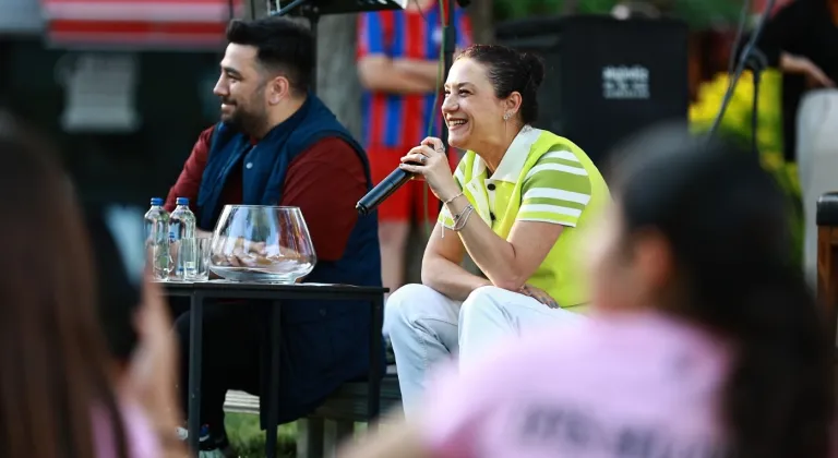 Efes Selçuk'ta Başkan Sengel gençlerle 'açık mikrofon' söyleşisinde