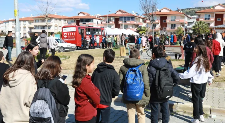Efes Selçuk’ta öğrenci otobüsleri sezonu kapattı