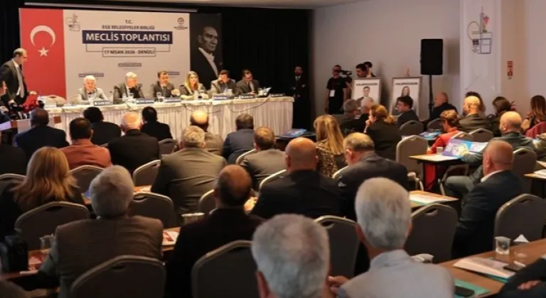 Ege Belediyeler Birliği’nde Başkan Çavuşoğlu güven tazeledi