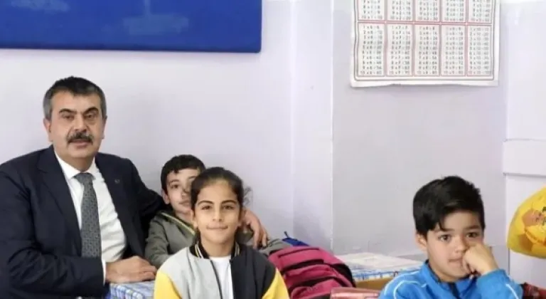 Eğitimde Karne Heyecanı... Bakan Tekin’den Yaz Tatili Mesajı









