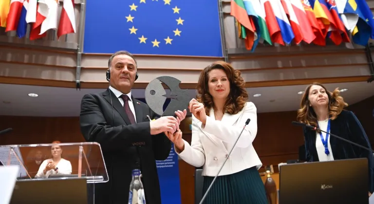 Ekrem İmamoğlu’na Brüksel’de Paweł Adamowicz Ödülü