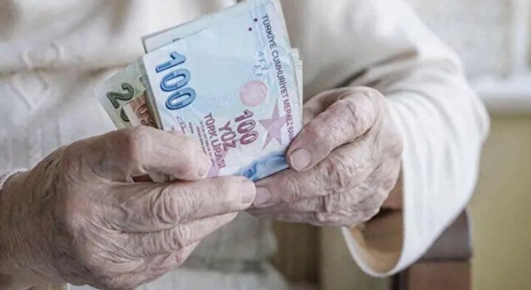 En düşük emekli aylığı 20 bin liraya yükseltilecek