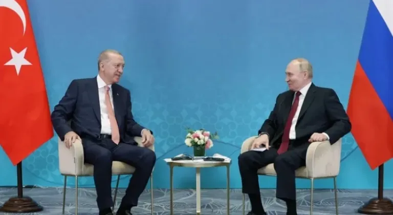 Erdoğan, Putin ile 'Suriye'de İstikrar' Konusunu Görüştü








