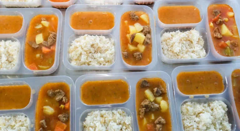 Erzincan’da ihtiyaç sahiplerine her gün iftar