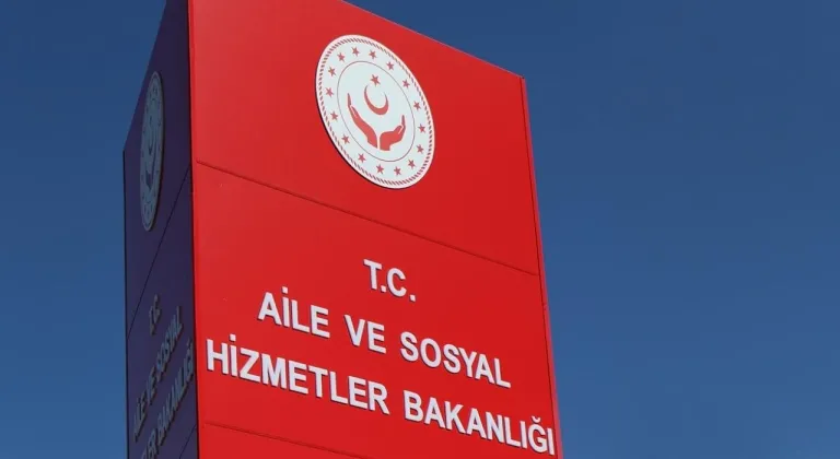 Esenler’de otobüs durağında bırakılan bebek koruma altına alındı