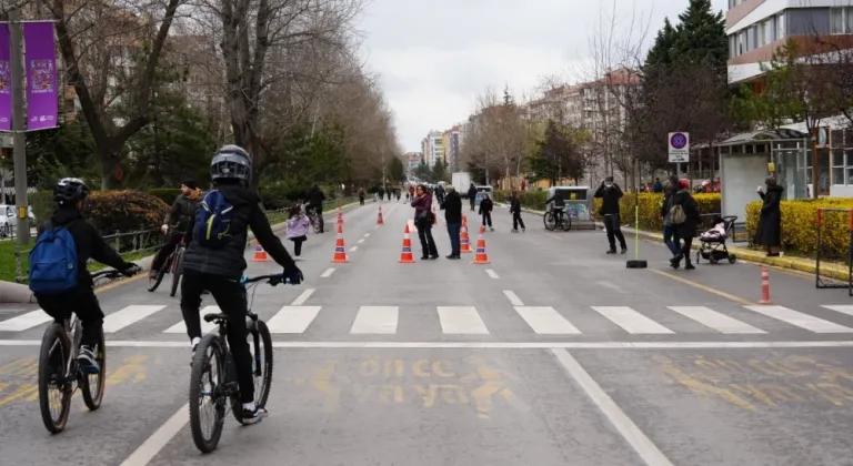 Eskişehir’de “Arabasız Pazar” yoğun ilgi gördü