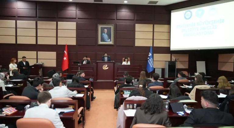 Eskişehir'de gençler meclis kürsüsünde