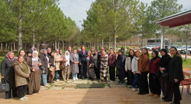 Eskişehir'de Mihalgazili kadınlar Başkan Ünlüce ile buluştu