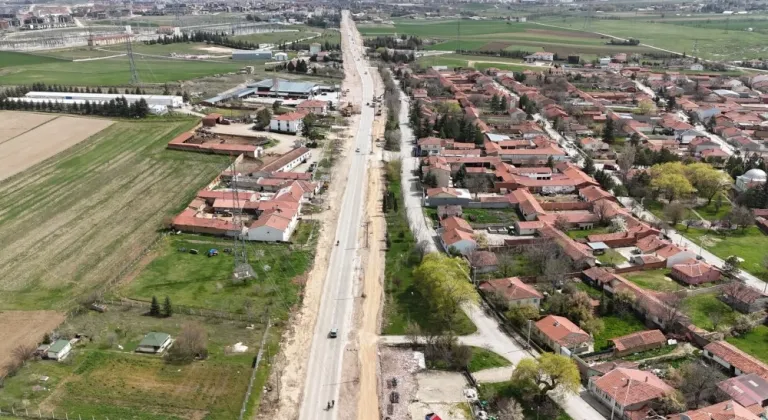 Eskişehir'de yollar genişliyor sürücülerin yüzü gülüyor