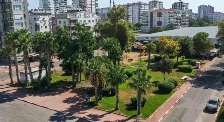 Ferdi Zeyrek’in Adı Muratpaşa’daki Parkta Yaşayacak

