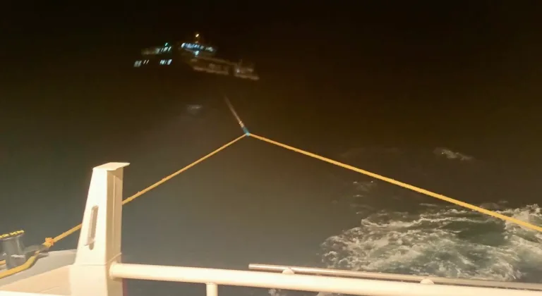Fethiye açıklarında arızalanan tekne kurtarıldı