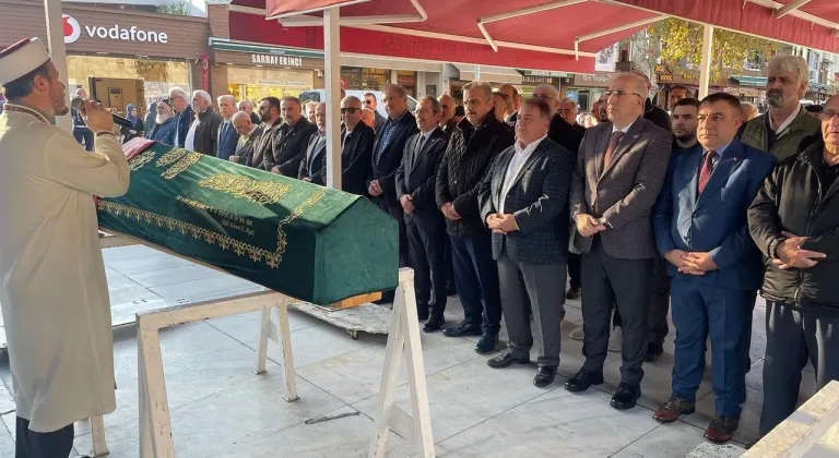 Gazeteci-Belgeselci  Türksoy'un 