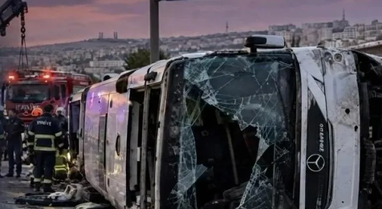 Gaziantep’te servis midibüsü ile otomobil çarpıştı: 7 ölü