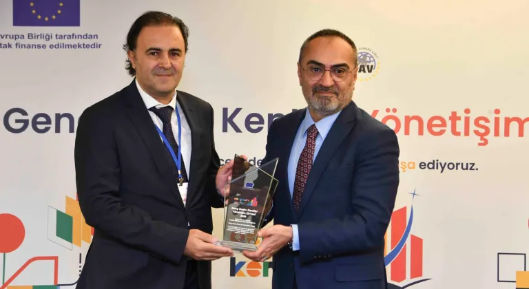 “Genç Dostu Yerel Yönetişim Zirvesi”nde ABB'ye ödül