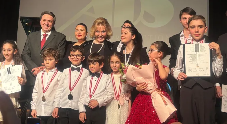 Genç yeteneklerin yıldızı İzmir’de parladı