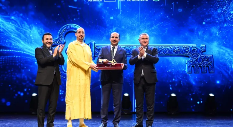 Gençlik Başkenti anahtarı Konya'ya devredildi
