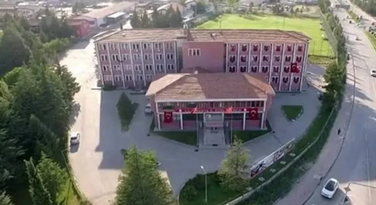 Genel sekreter değil, yardımcıları değişti