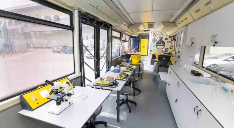 Gezici Bilim Otobüsü Adıyamanlı Çocuklarla Buluşmak İçin Yola Çıktı