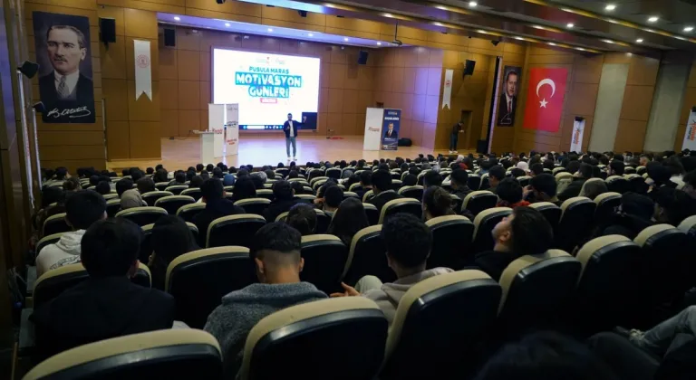 Göksun’da Gençlere Gri Koç’tan Sınav Desteği