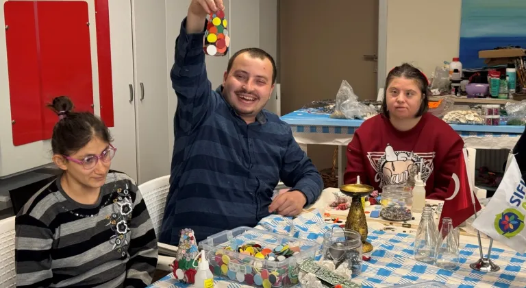 Gonca Engelsiz Yaşam Merkezi’nde Cam Atıklar Sanata Dönüştü