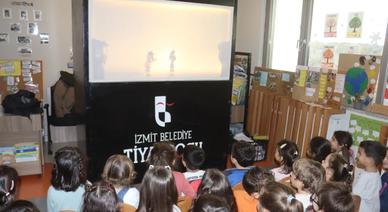 Gülümse Çocuk'tan miniklere Karagöz–Hacivat sürprizi