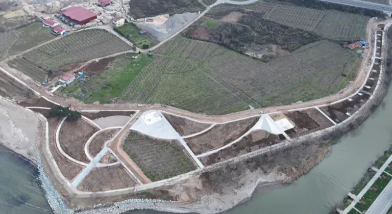 Gülyalı Turnasuyu Kordon Park’ta İkinci Etap Çalışmaları Hız Kazandı