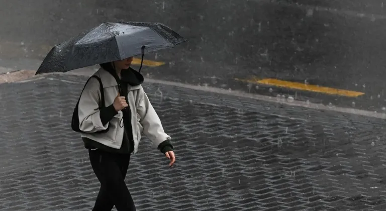 Hafta sonu yurdun iç ve batısında yağış bekleniyor