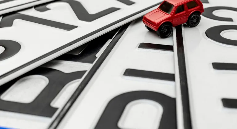 Hatalı Plakalar Artık Ücretsiz Değişiyor