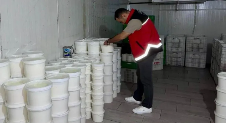 Hatay’da etiketsiz süt ürünlerine operasyon: 2,3 ton ürün imha edildi