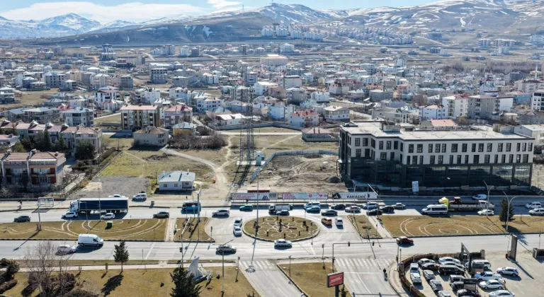 Havaalanı Kavşağı'na yeni cadde