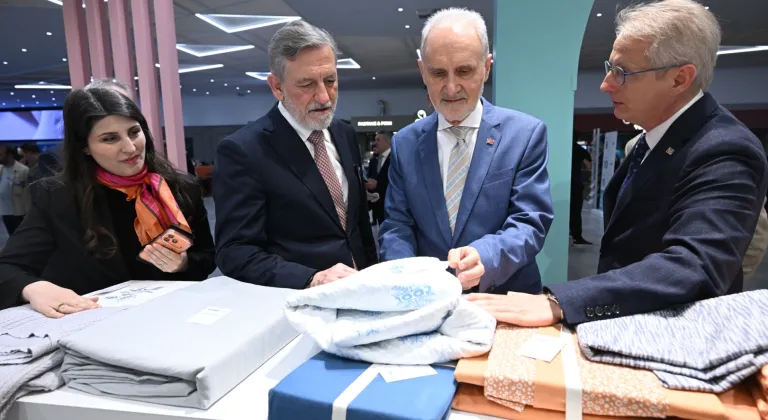 HOMETEX ziyaretçilerini ağırlamaya sürdürüyor
