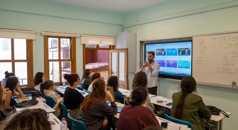 İBB Gençlik Ofisleri'nde yılın ilk eğitimleri sürüyor