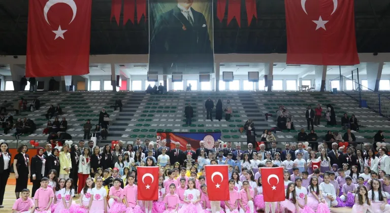 İnegöl’de 23 Nisan Ulusal Egemenlik ve Çocuk Bayramı coşkuyla kutlandı