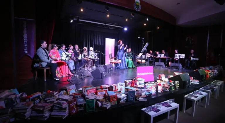 İnegöl’de Edebiyat ve Müziğin Buluştuğu Konserden 3 Bin Kitap Bağışı