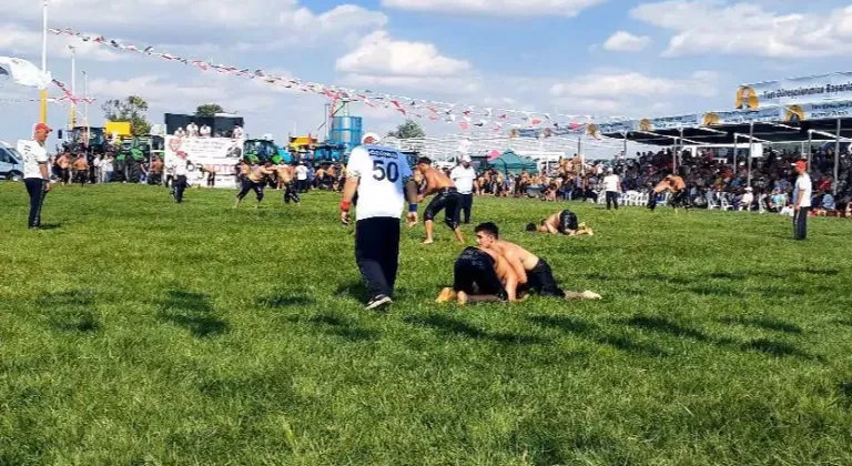 İpsala’da Yağlı Güreş Heyecanı: Başpehlivan Erkan Taş Oldu