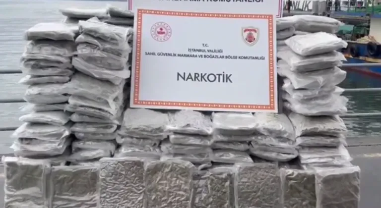 İstanbul açıklarında narko operasyon... Kilolarca skunk ele geçirildi