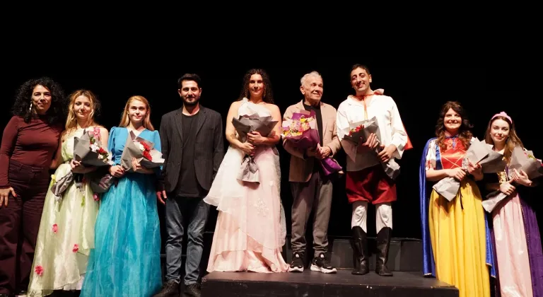 İstanbul Beylikdüzü’nde 3. Tiyatro Festivali tam not aldı