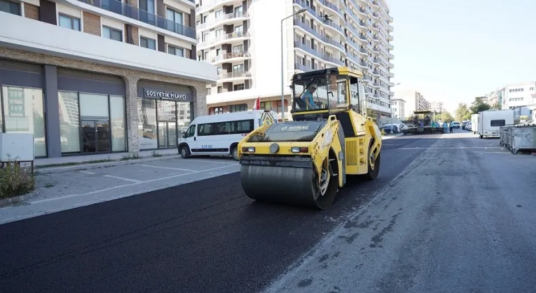 İstanbul Beylikdüzü’nde yol bakım çalışmaları sürüyor